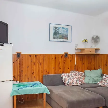 In - Balaton 18050 *