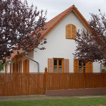 In Balatonbereny/balaton 18050 Balatonbereny